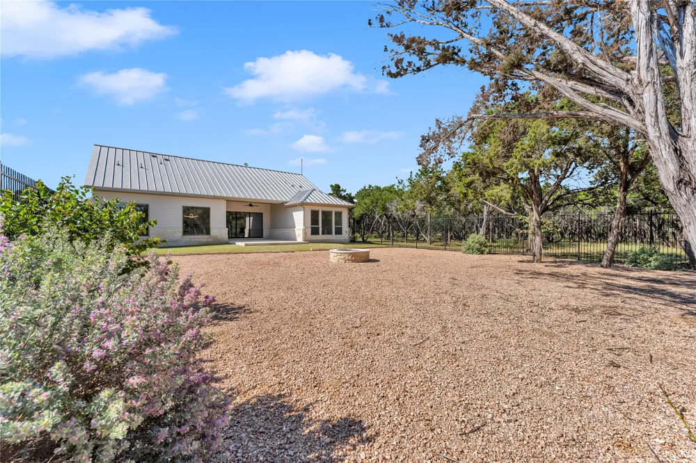 2140 Carpenter Loop Burnet, TX 78611