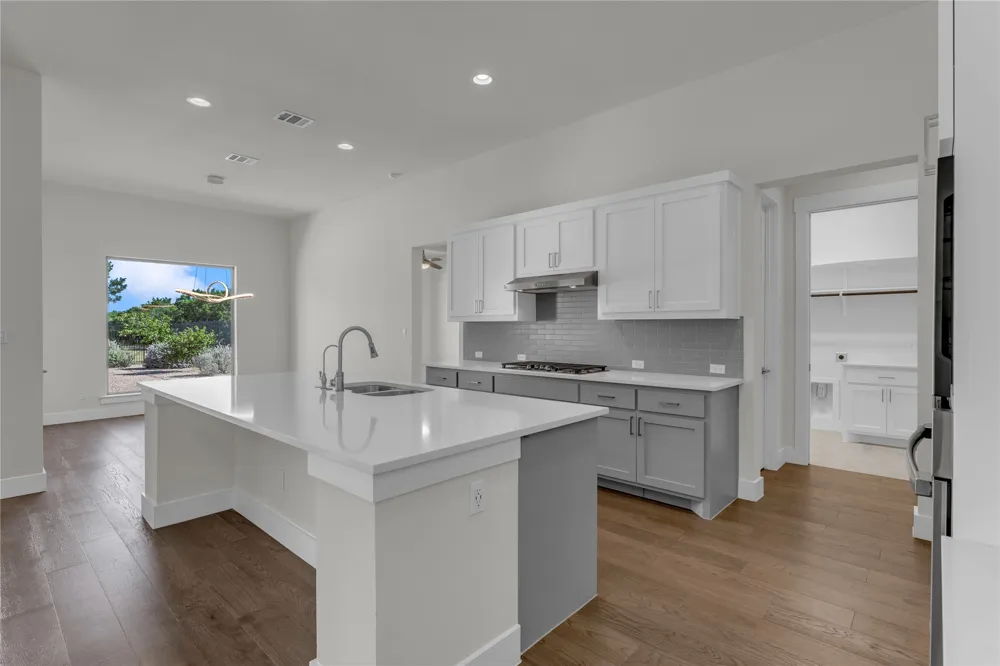 2140 Carpenter Loop Burnet, TX 78611
