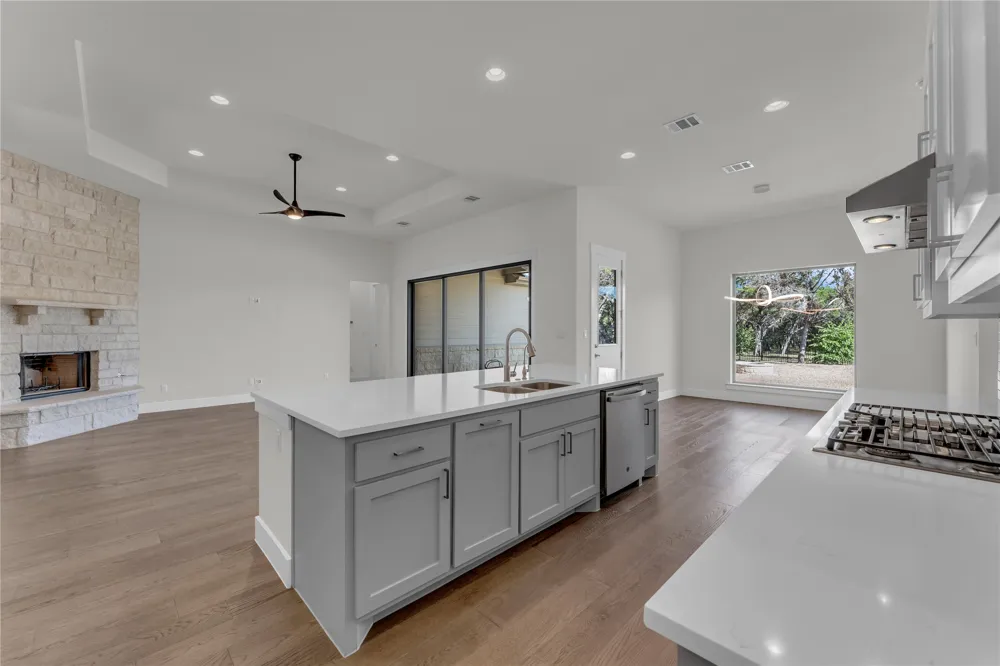 2140 Carpenter Loop Burnet, TX 78611