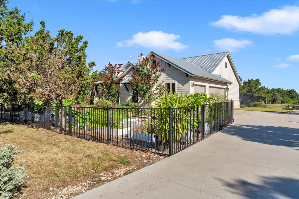 2140 Carpenter Loop Burnet, TX 78611