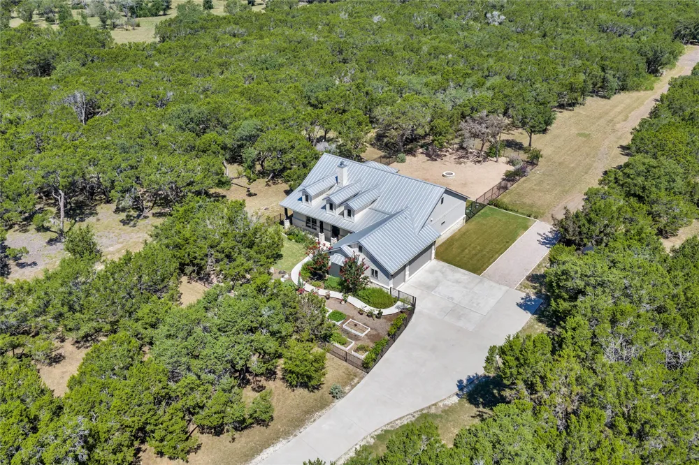 2140 Carpenter Loop Burnet, TX 78611