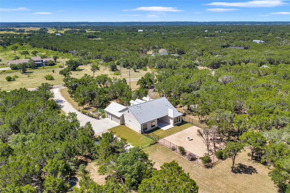 2140 Carpenter Loop Burnet, TX 78611