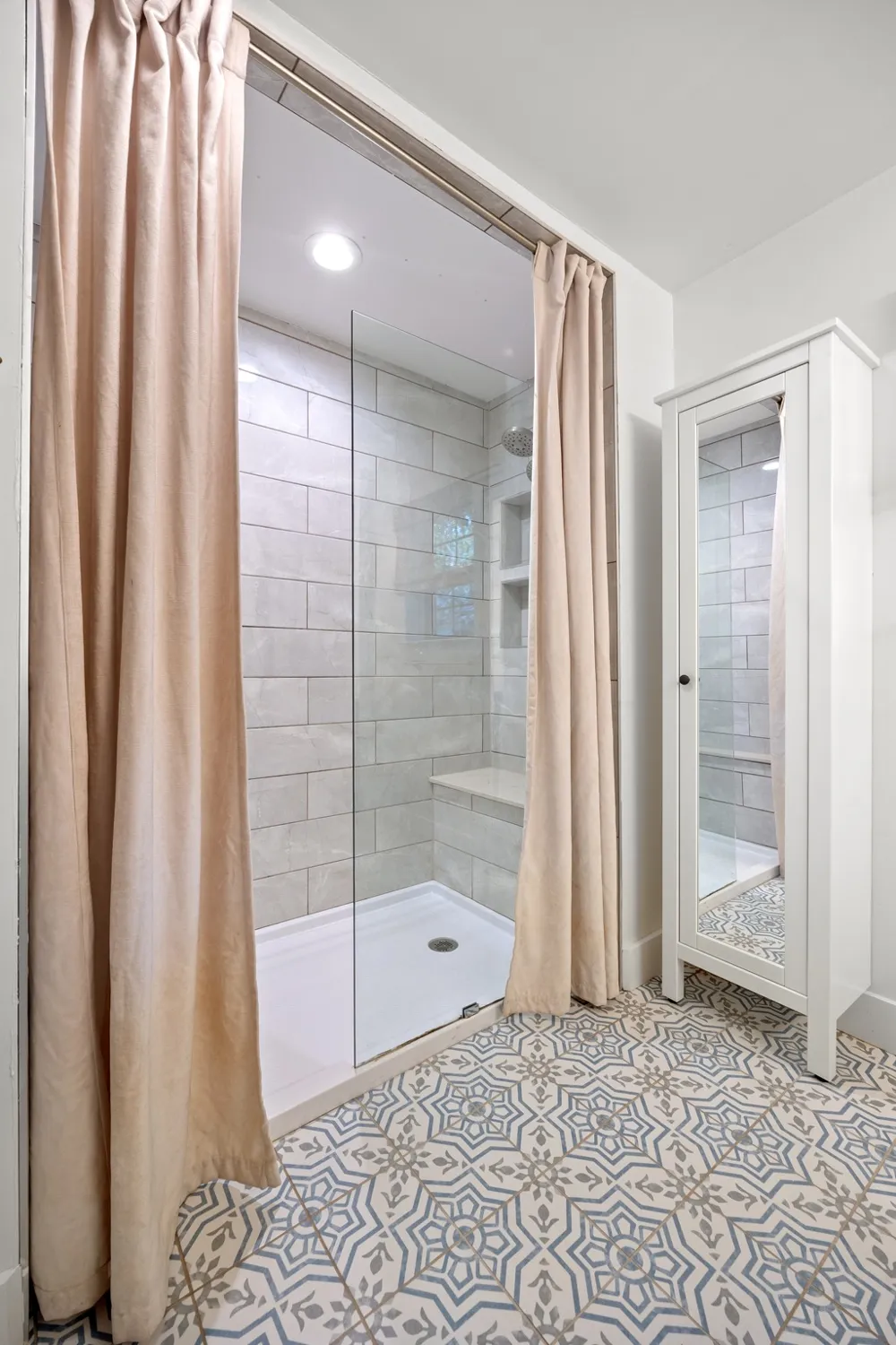 2714 E 2nd Street Austin, TX 78702