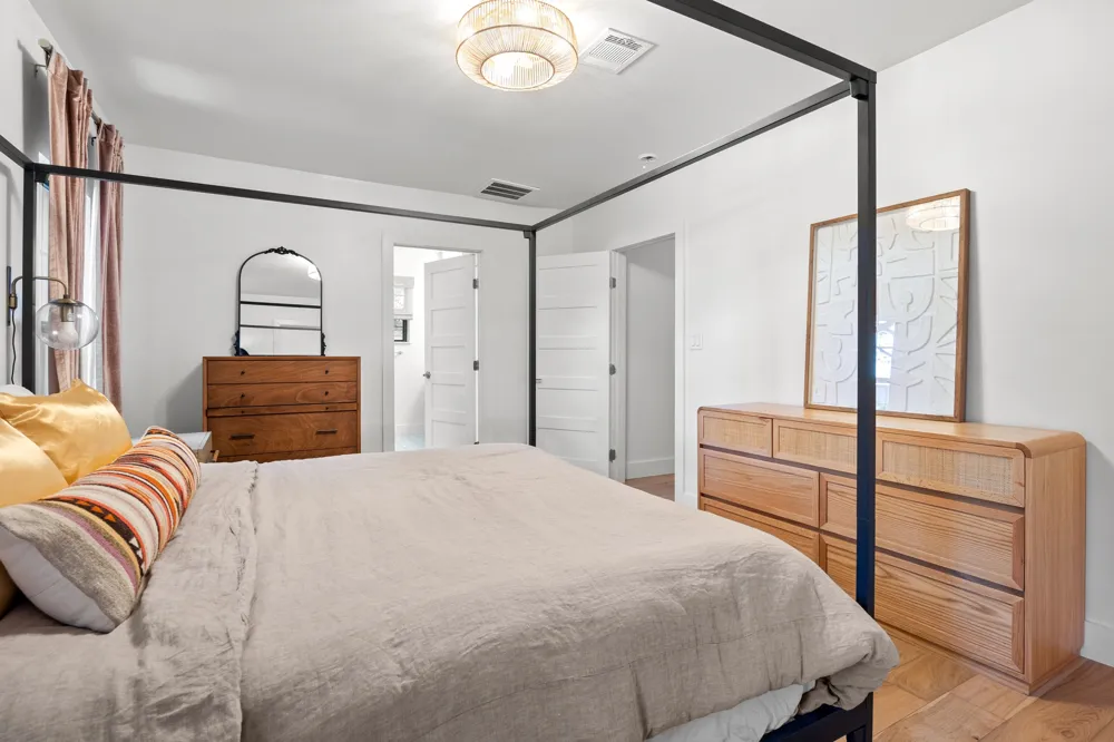 2714 E 2nd Street Austin, TX 78702