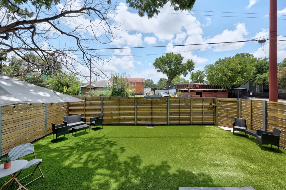 2714 E 2nd Street Austin, TX 78702