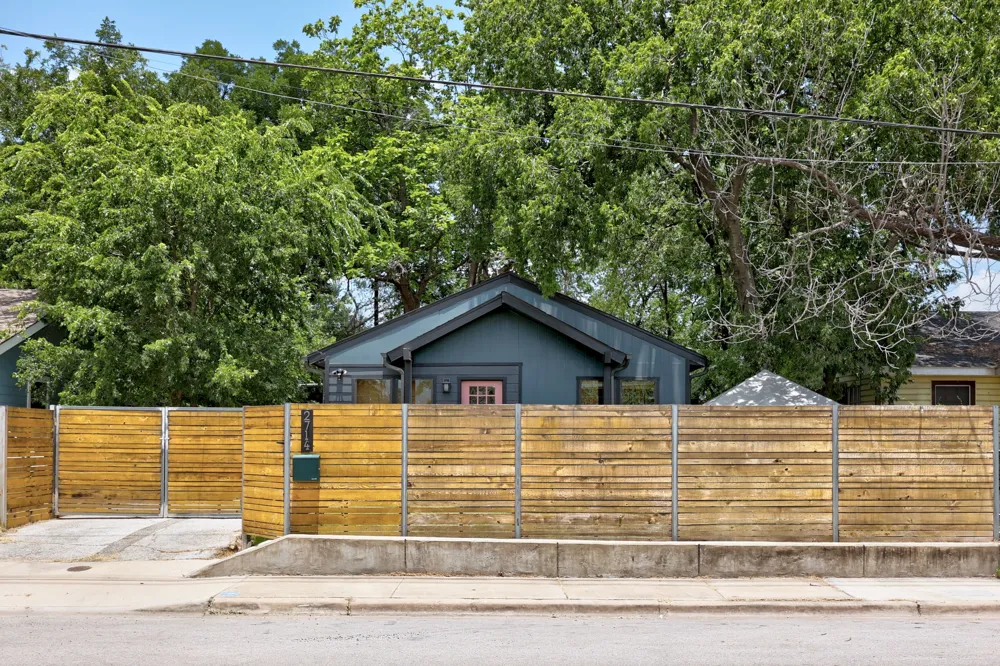 2714 E 2nd Street Austin, TX 78702