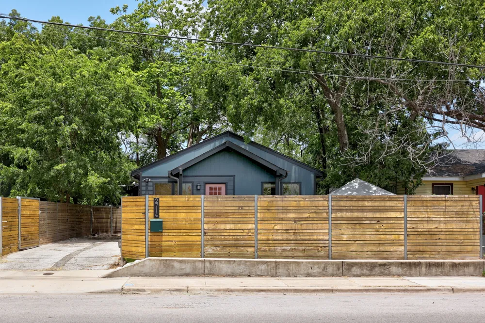 2714 E 2nd Street Austin, TX 78702
