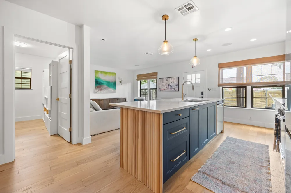 2714 E 2nd Street Austin, TX 78702
