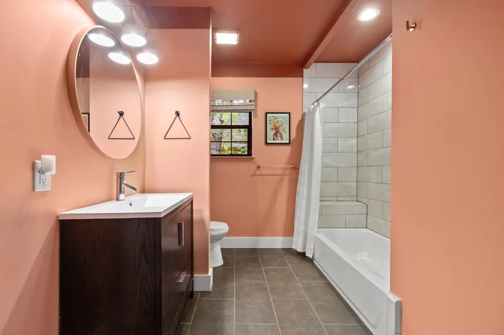 2714 E 2nd Street Austin, TX 78702