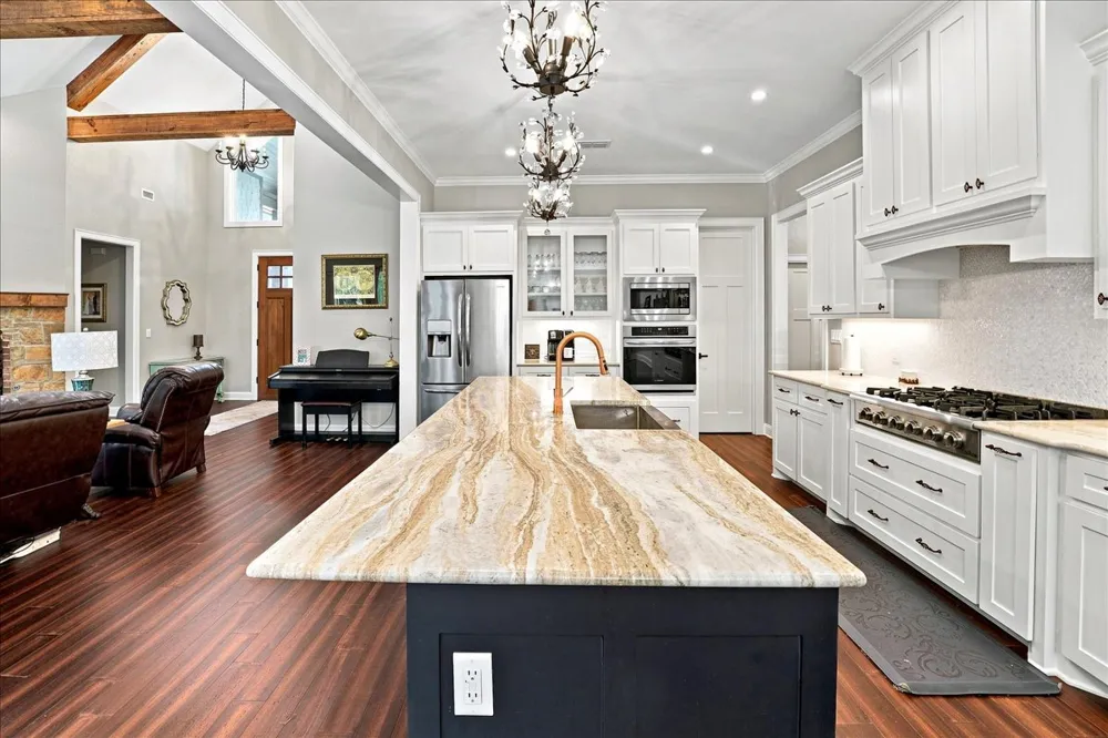 14448 Meadow Glen Road Lindale, TX 75771