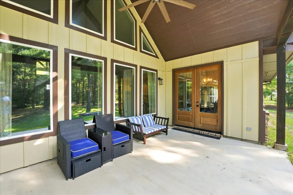 14448 Meadow Glen Road Lindale, TX 75771
