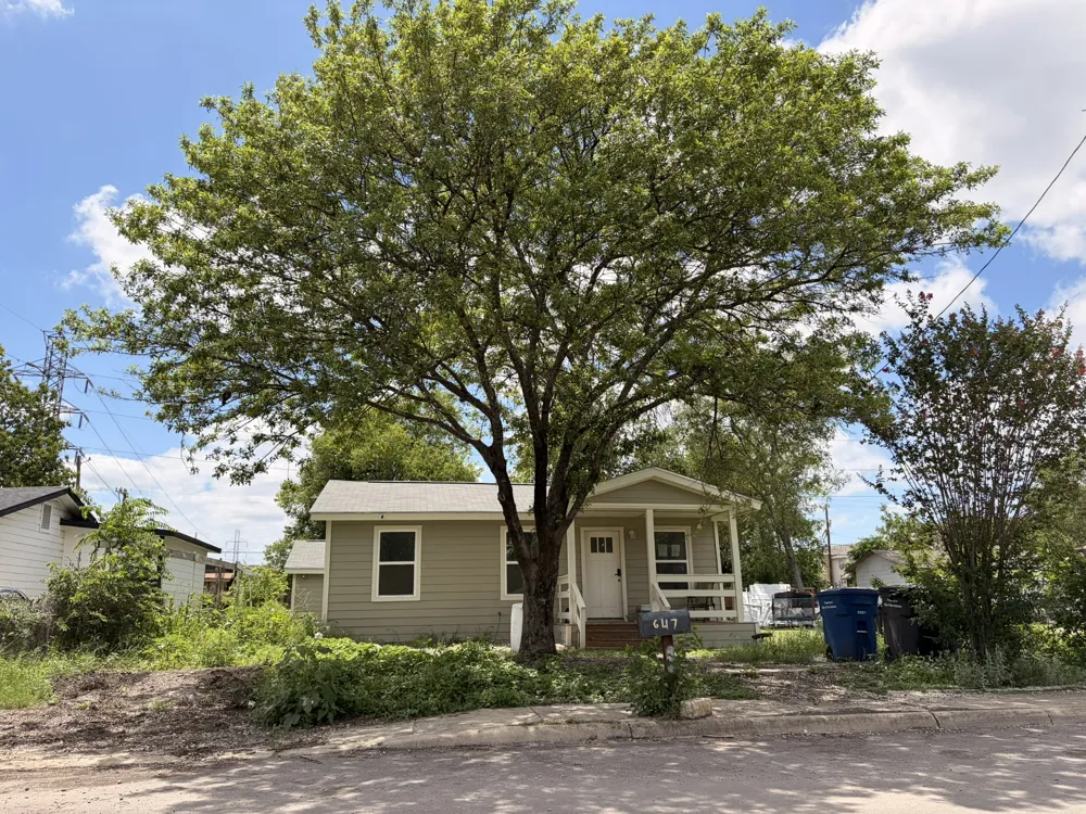 647 Erline Avenue San Antonio, TX 78237