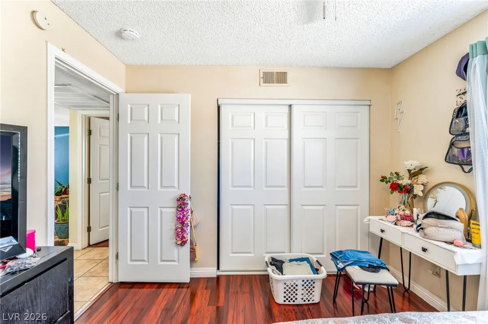 4708 Krissylouise Way Las Vegas, NV 89121