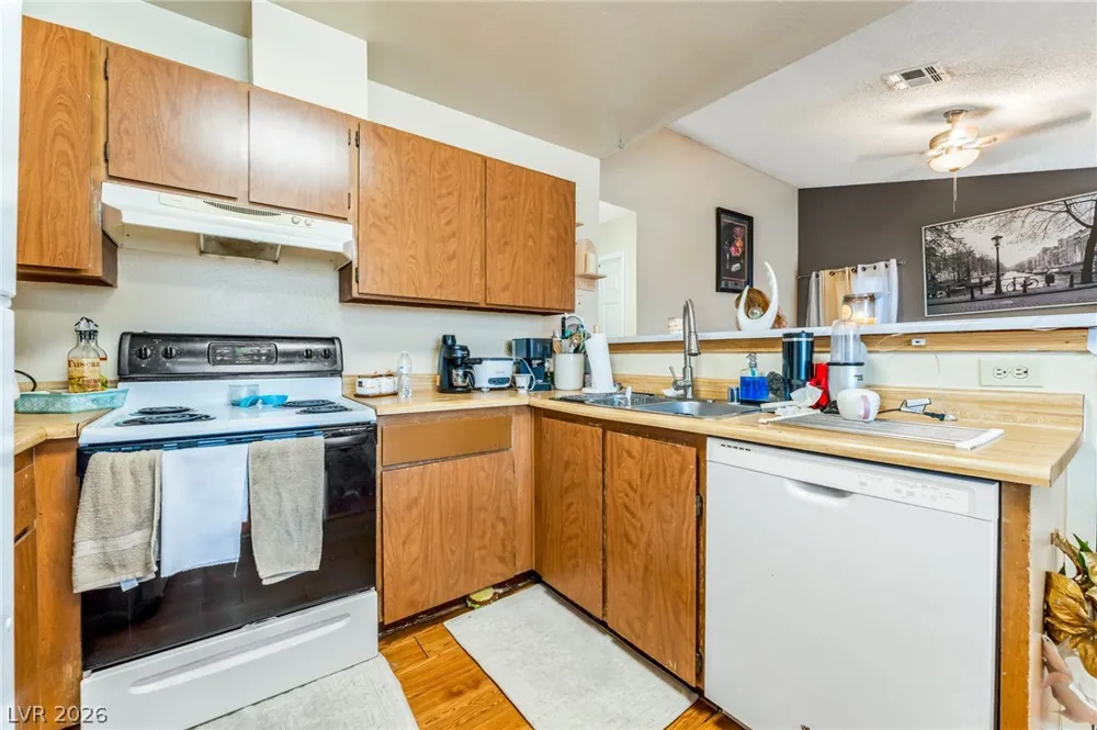 4708 Krissylouise Way Las Vegas, NV 89121