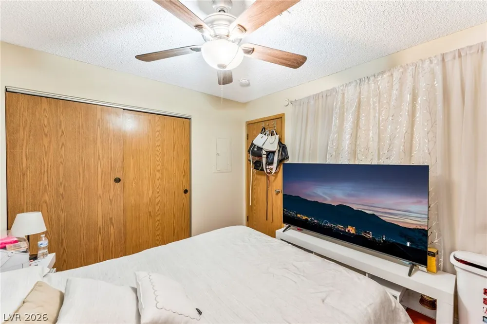4708 Krissylouise Way Las Vegas, NV 89121