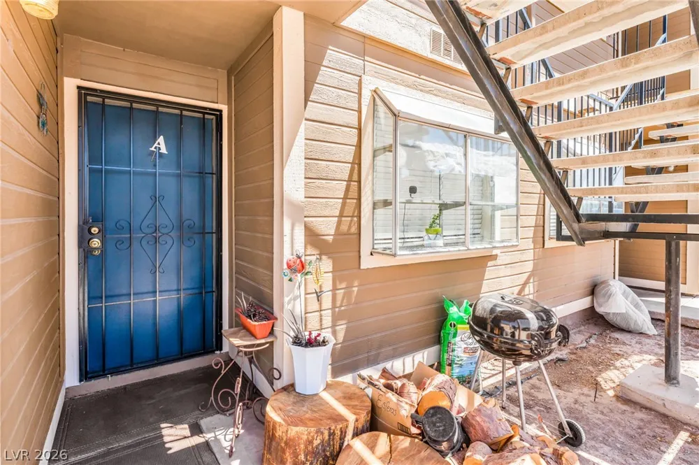 4708 Krissylouise Way Las Vegas, NV 89121