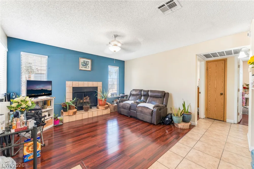 4708 Krissylouise Way Las Vegas, NV 89121