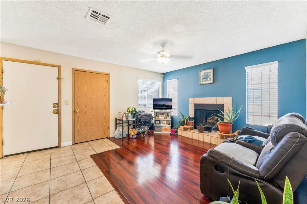 4708 Krissylouise Way Las Vegas, NV 89121