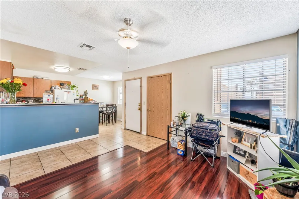 4708 Krissylouise Way Las Vegas, NV 89121