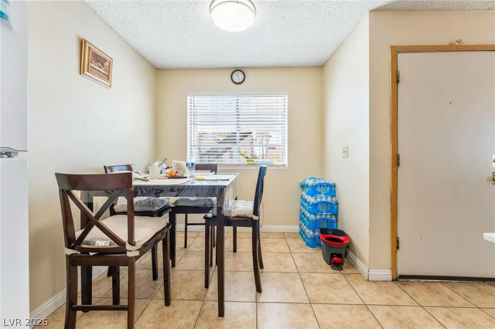 4708 Krissylouise Way Las Vegas, NV 89121