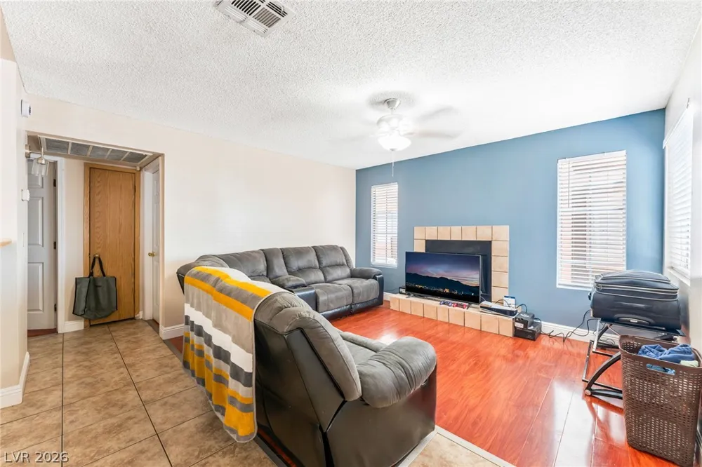 4708 Krissylouise Way Las Vegas, NV 89121