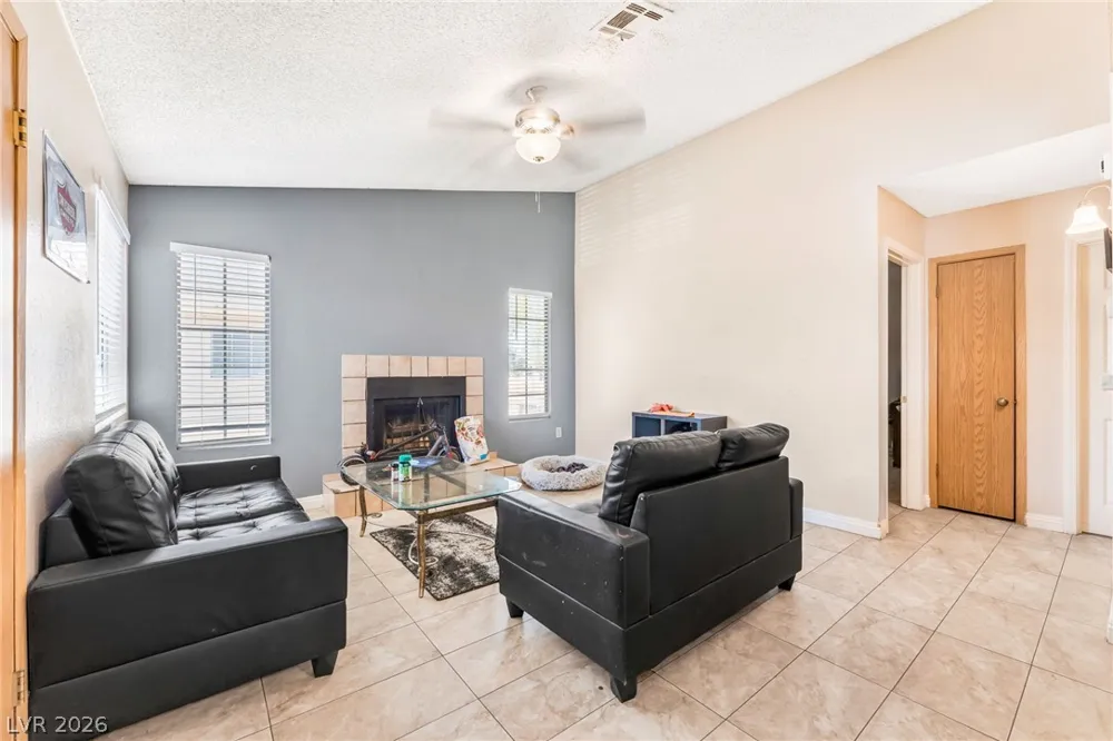 4708 Krissylouise Way Las Vegas, NV 89121