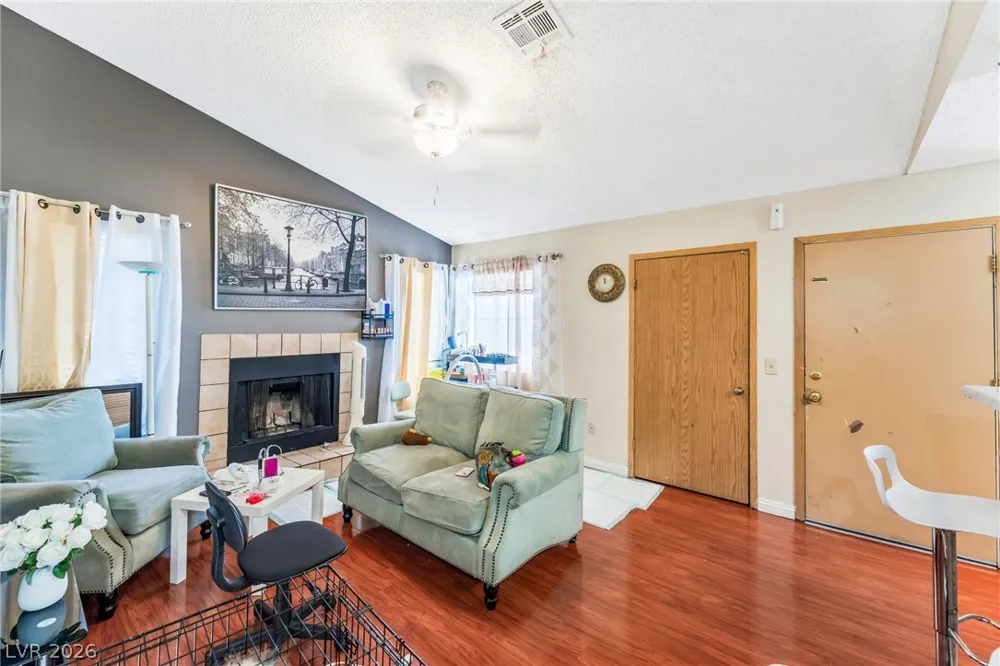 4708 Krissylouise Way Las Vegas, NV 89121