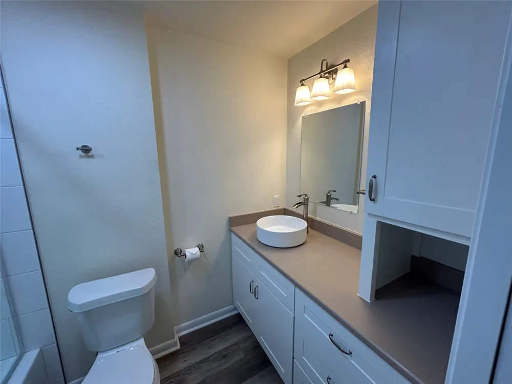 100 Bay Point Drive #8 Horseshoe Bay, TX 78657