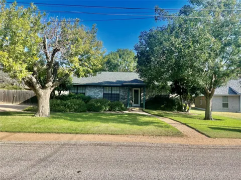 1113 Hackberry Drive