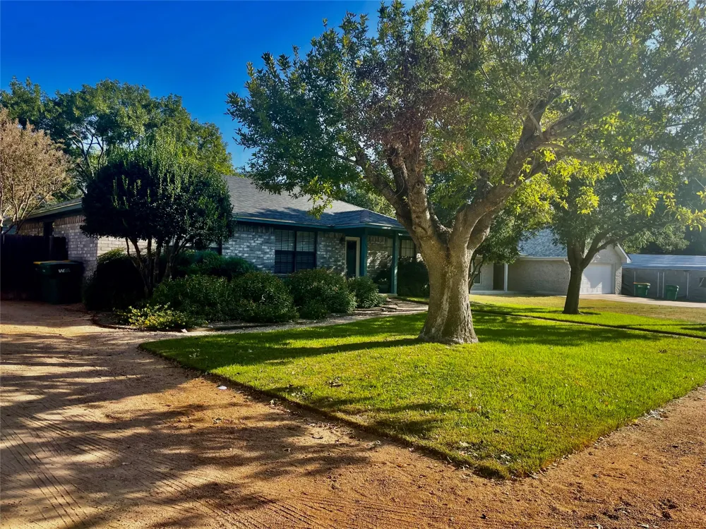 1113 Hackberry Drive Marble Falls, TX 78654