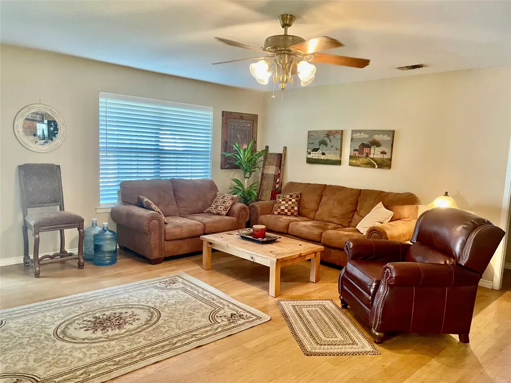1113 Hackberry Drive Marble Falls, TX 78654