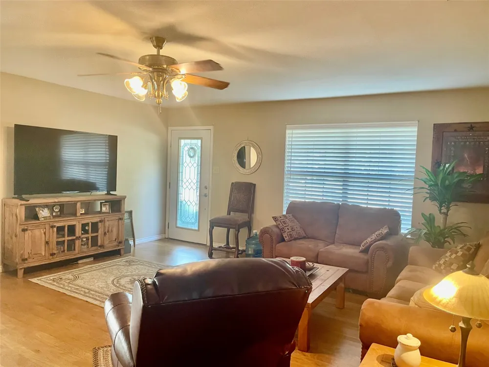 1113 Hackberry Drive Marble Falls, TX 78654