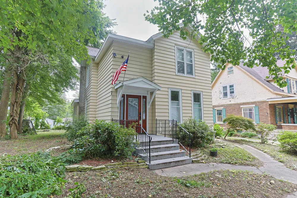 116 S 4th Street Niles, MI 49120