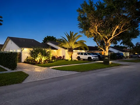 305 SW 134th Ct