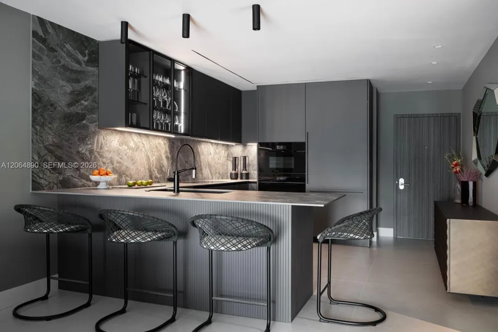 31 SE 5th St #3718 Miami, FL 33131