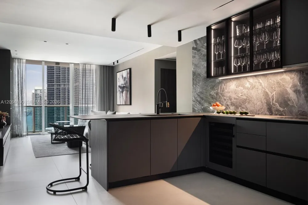 31 SE 5th St #3718 Miami, FL 33131