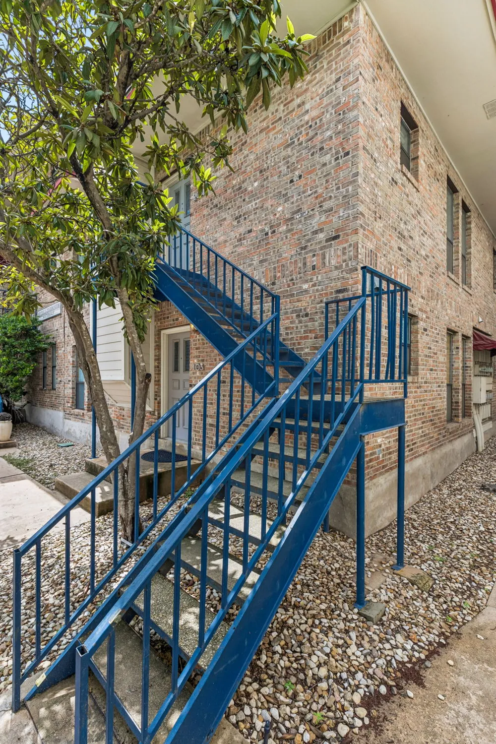 1404 Norwalk Lane #204 Austin, TX 78703