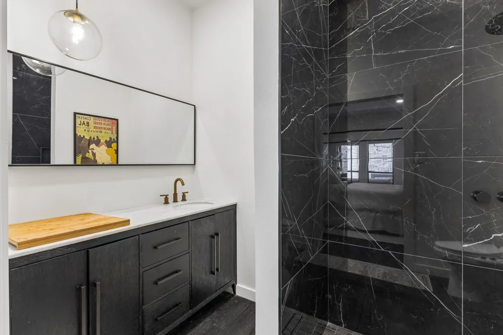 1404 Norwalk Lane #204 Austin, TX 78703