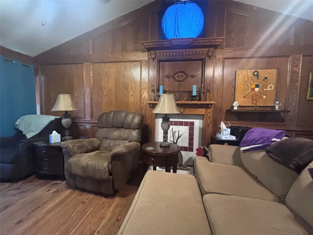 105 Tom Tom Smithville, TX 78957
