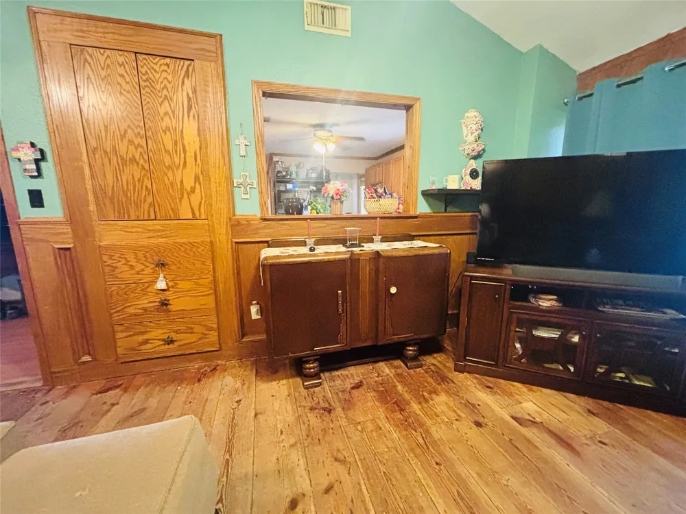 105 Tom Tom Smithville, TX 78957