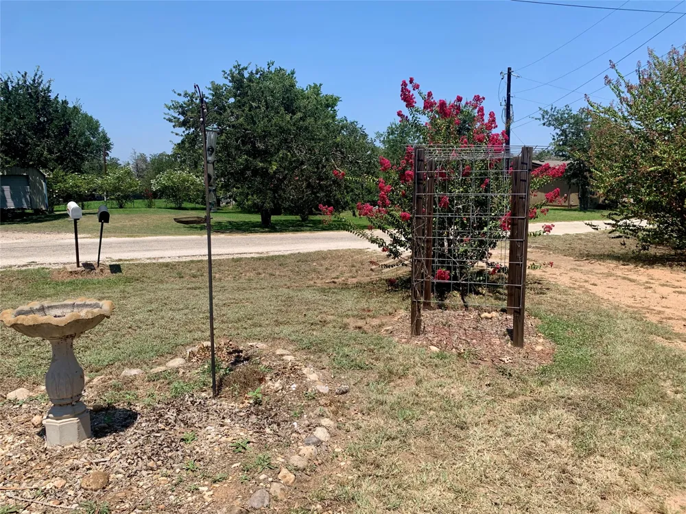 105 Tom Tom Smithville, TX 78957