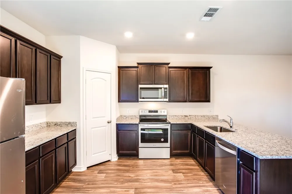 14201 Prairie Sod Lane Elgin, TX 78621