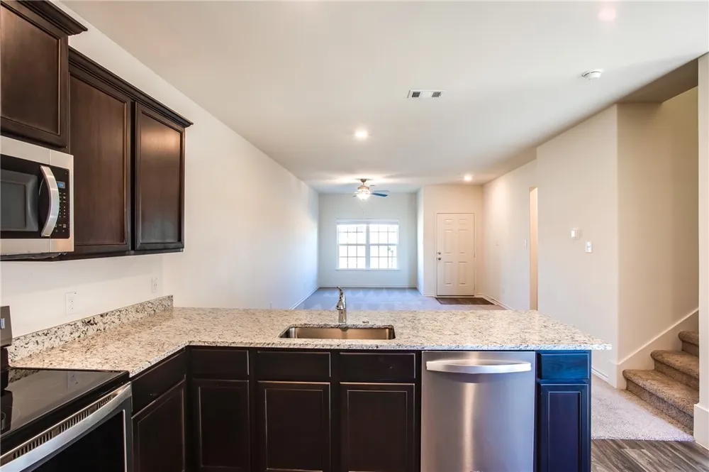 14201 Prairie Sod Lane Elgin, TX 78621