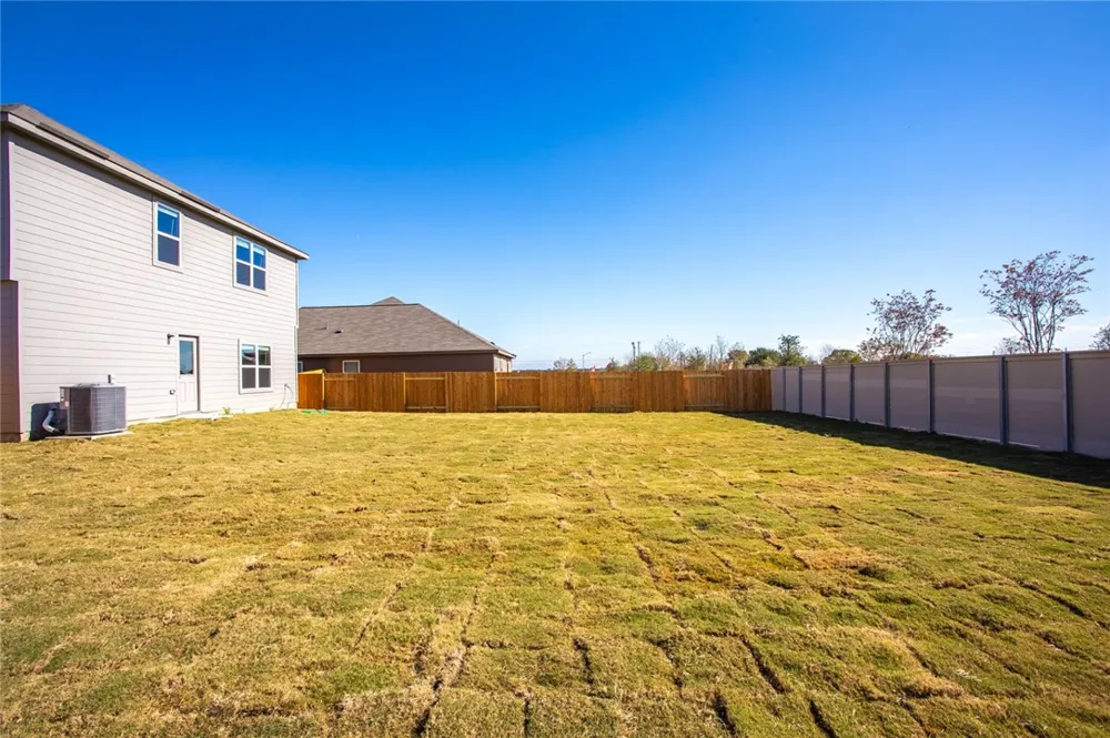 14201 Prairie Sod Lane Elgin, TX 78621