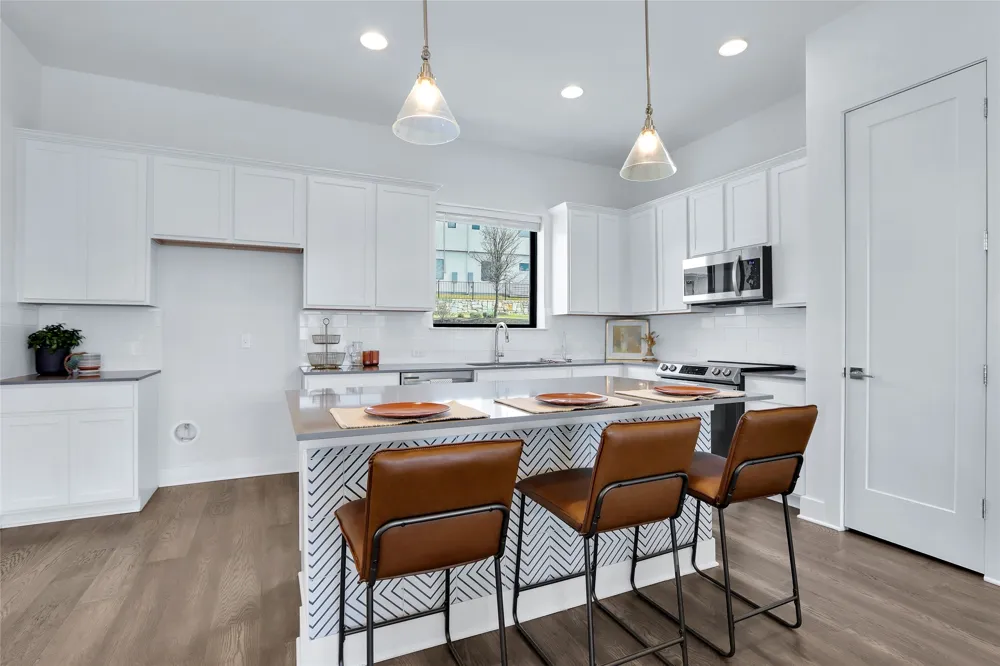 2050 Lohmans Spur Road #501 Lakeway, TX 78734