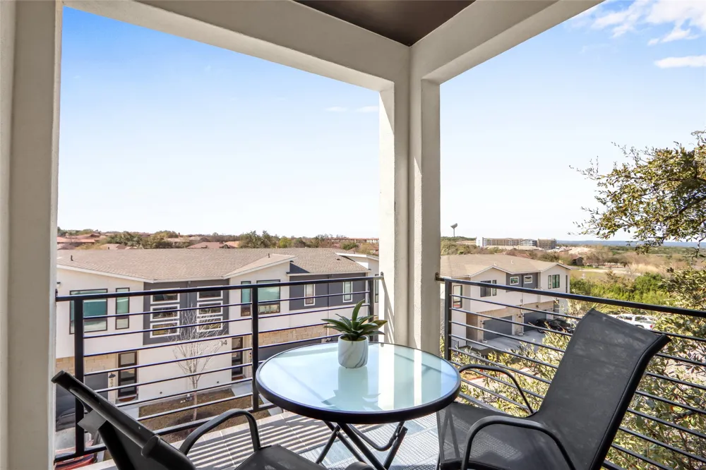 2050 Lohmans Spur Road #501 Lakeway, TX 78734