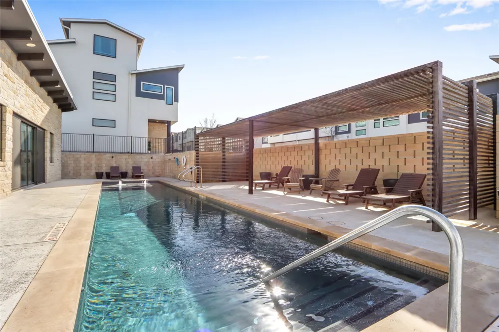 2050 Lohmans Spur Road #501 Lakeway, TX 78734