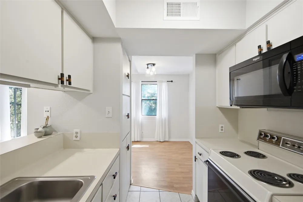 9226 Jollyville Road #222 Austin, TX 78759