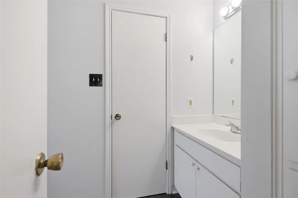 9226 Jollyville Road #222 Austin, TX 78759