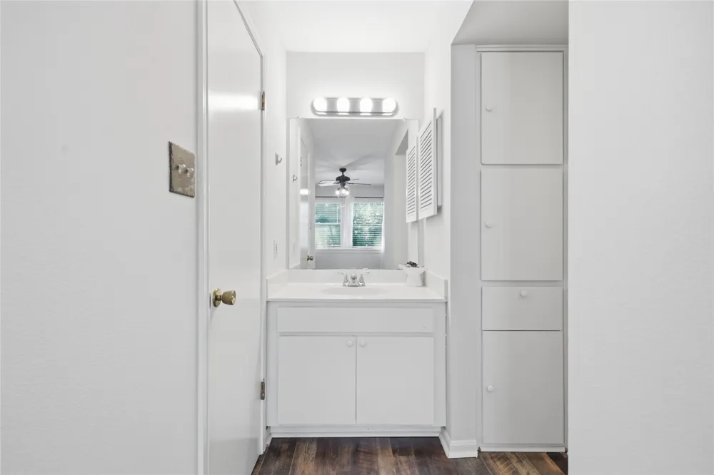 9226 Jollyville Road #222 Austin, TX 78759